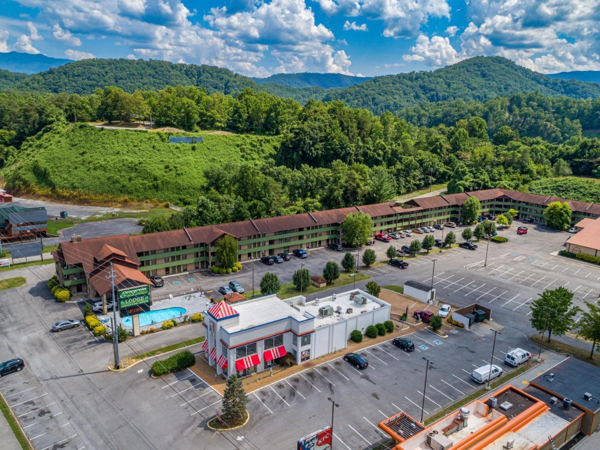 Days Inn By Wyndham Pigeon Forge South Exterior photo