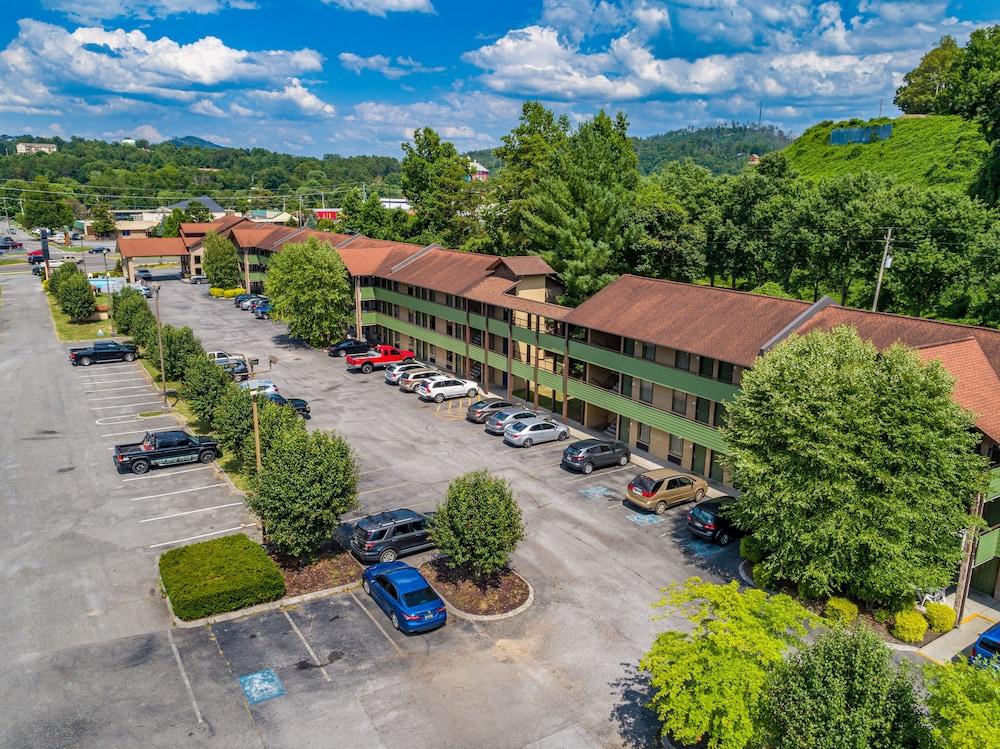 Days Inn By Wyndham Pigeon Forge South Exterior photo