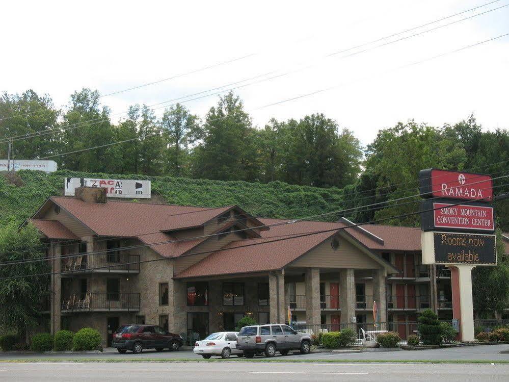 Days Inn By Wyndham Pigeon Forge South Exterior photo